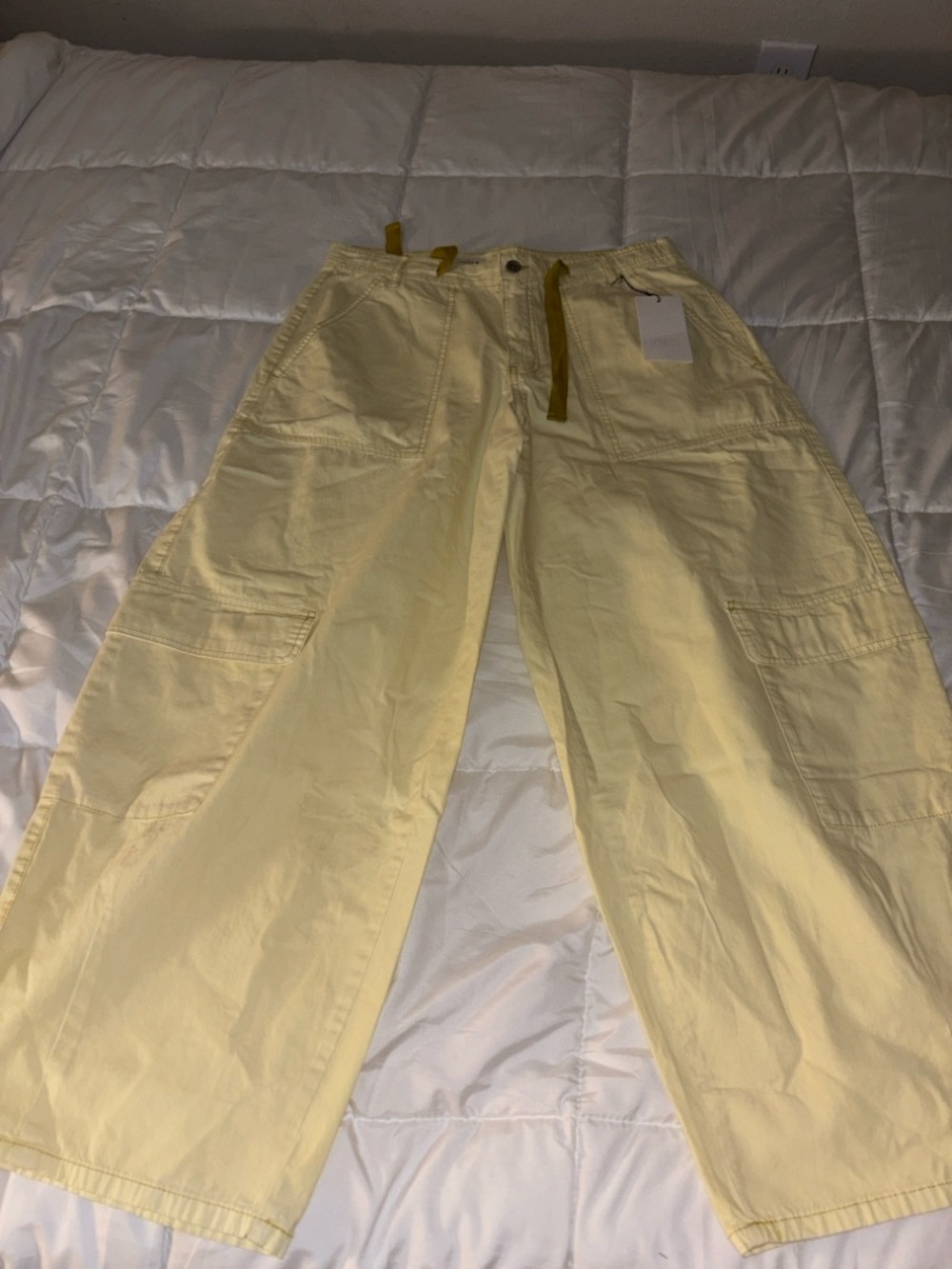 Zara Light Yellow Wide-Leg Cargo Pants